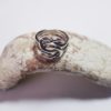 Anello nodo piano - doppio nodo in argento - immagine 2