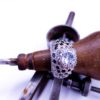 Anello a fascia con zircone ovale e cubic neri - immagine 3